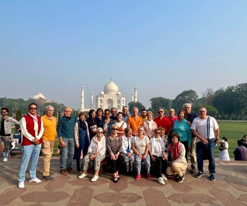 le groupe Aroc devant le Tajmahal
