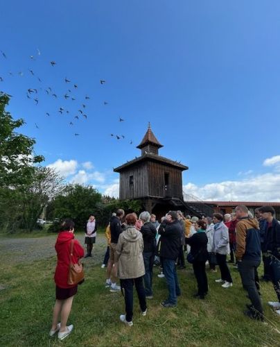 SUR-LES-CHEMINS-DES-PIGEONNIERS-MAI-2024