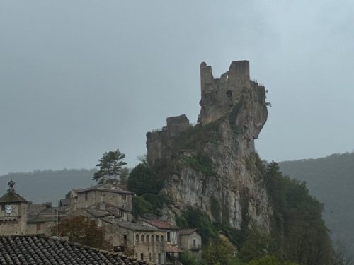 Découverte des villages perchés  Puycelsi et Penne